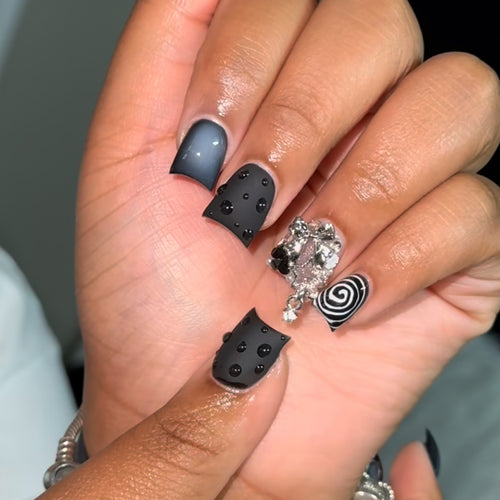 Dekorative Press-On Nagelkunst Karnz