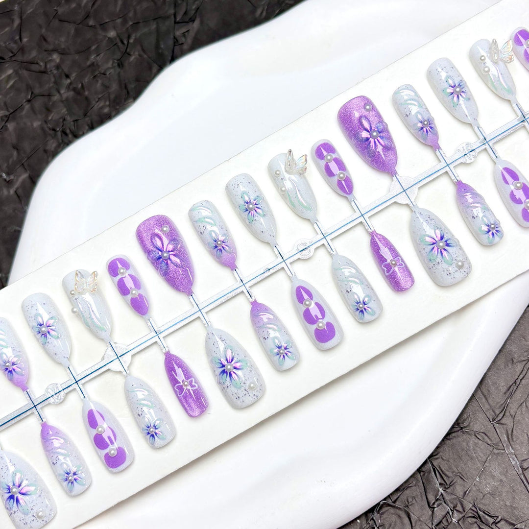 Blumenmuster Press-On Nail Art Kollektion