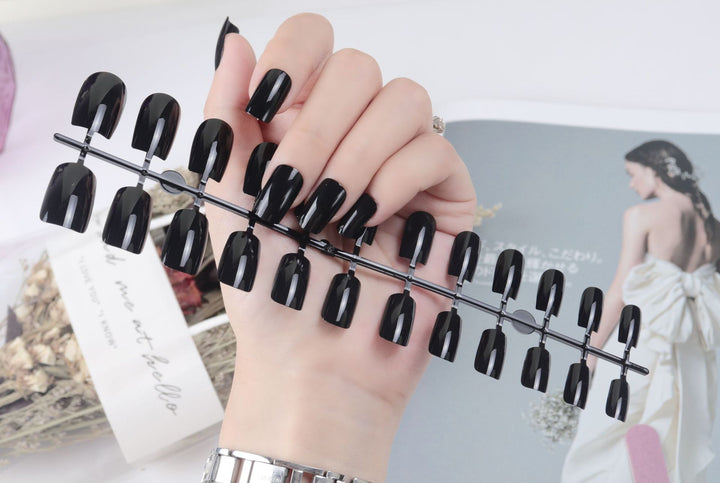 Natürliche glänzende Press-On-Nagelspitzen Karnz