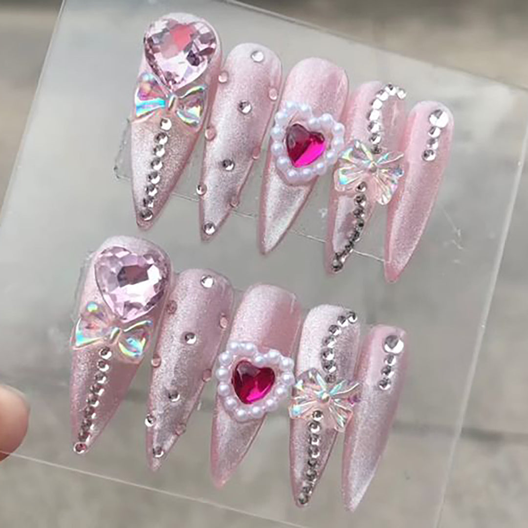 Dekorative Stiletto Press-On Nägel Karnz