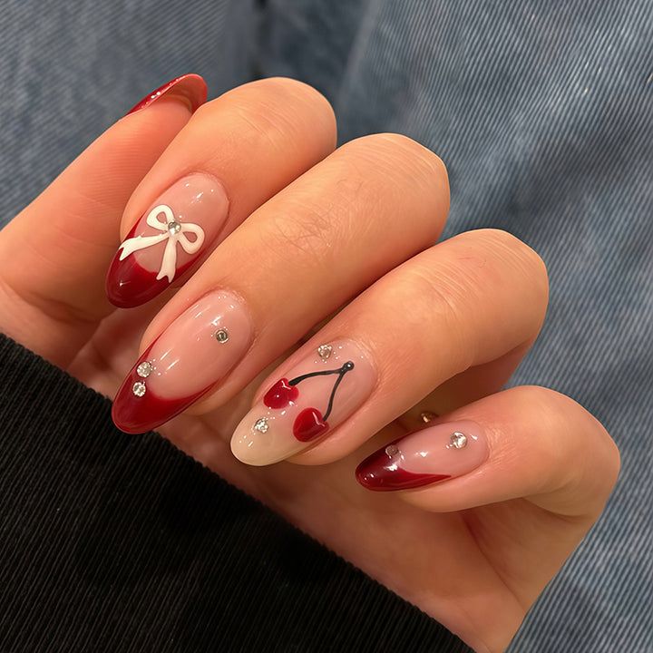 Elegante Künstlerische Press-On Nagelkollektion Karnz
