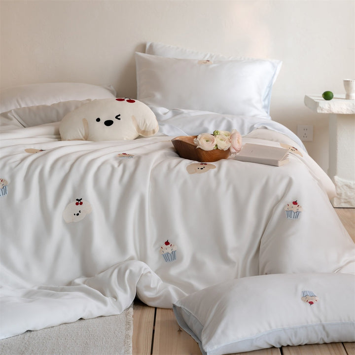 Satin-Bettwäsche-Set mit feinen Ballon- und Tierstickereien