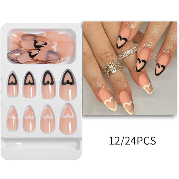 Kreatives Press-On Nageldesign Karnz