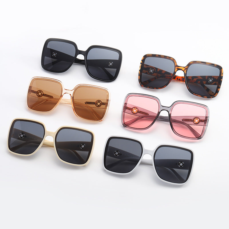Damen modische quadratische Sonnenbrille mit luxuriösen Details Karnz