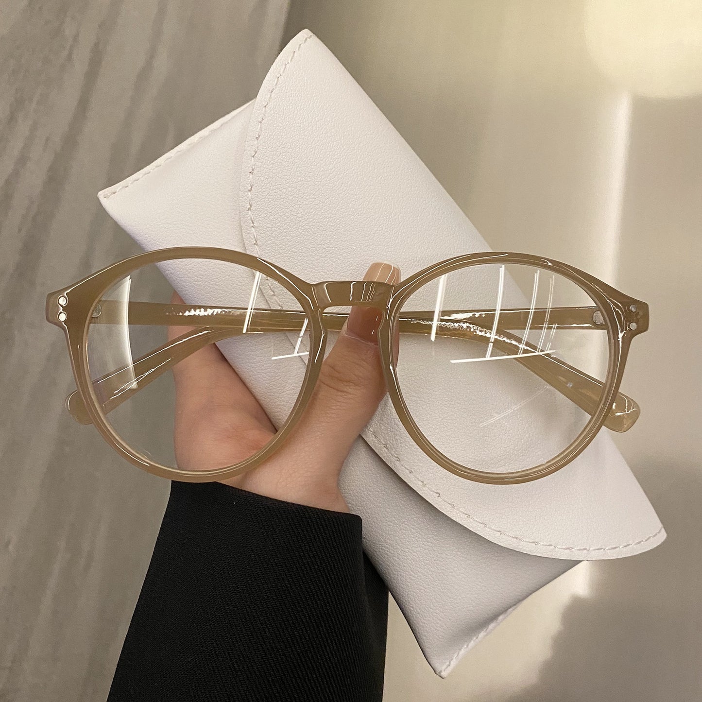 Damen modische Cat-Eye Brille mit dekorativem Rahmen Karnz