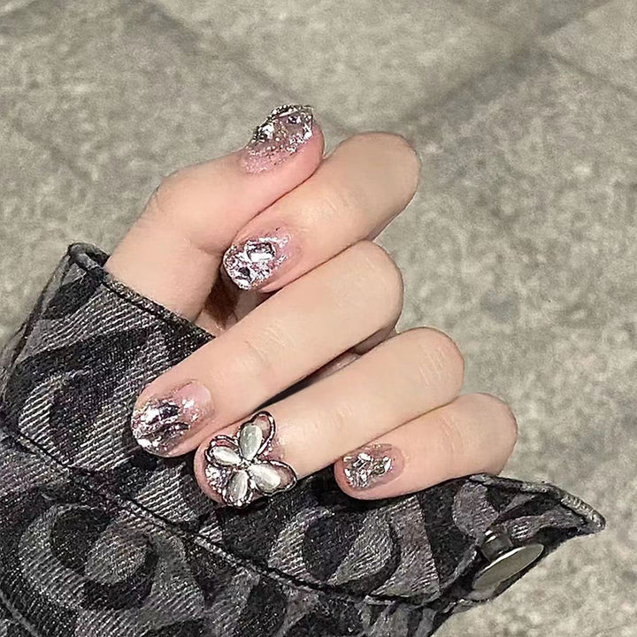 Kunstnagelset mit funkelnden Strass- und Glitzerelementen Karnz