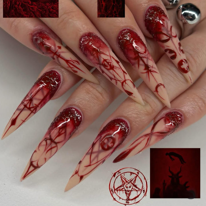 Kreatives Kunstnagelset mit schaurigen Blutmotiven Karnz
