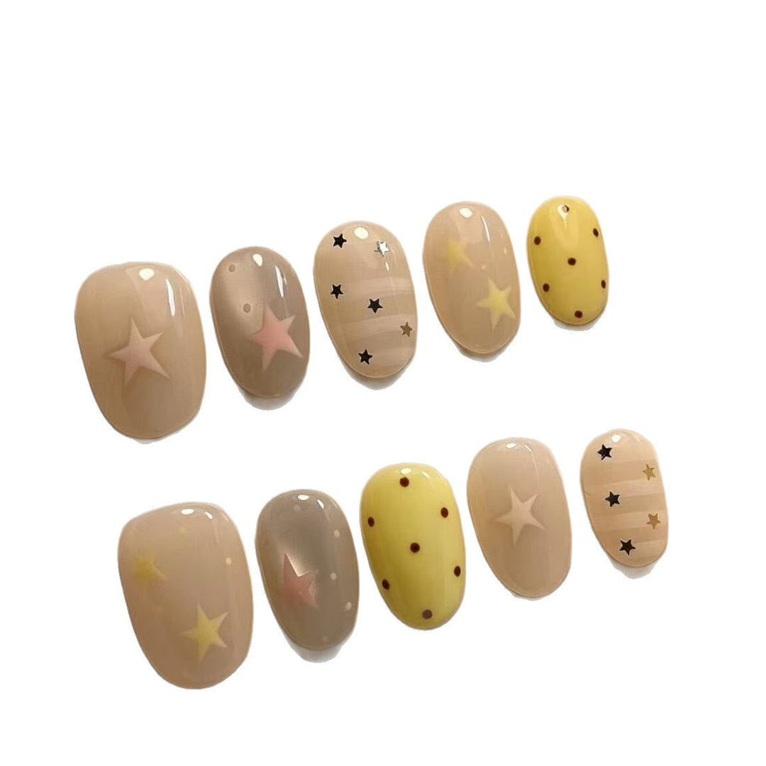 Dekorative Nagelkunst Karnz