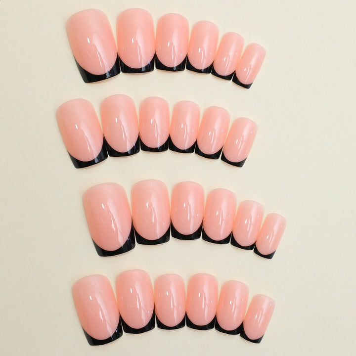 Kunstnail Set mit eleganten French-Spitzen Karnz