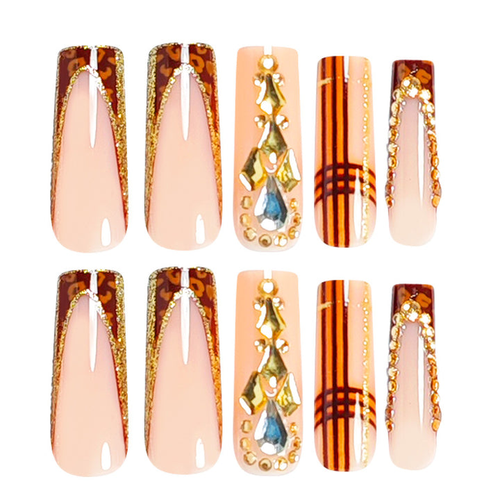 Dekorative Stiletto Nagelkunst Tipps mit Edelsteinen Karnz
