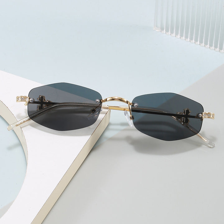 Modische Sonnenbrille Im Eleganten Rechteckdesign mit Blumigen Details Karnz