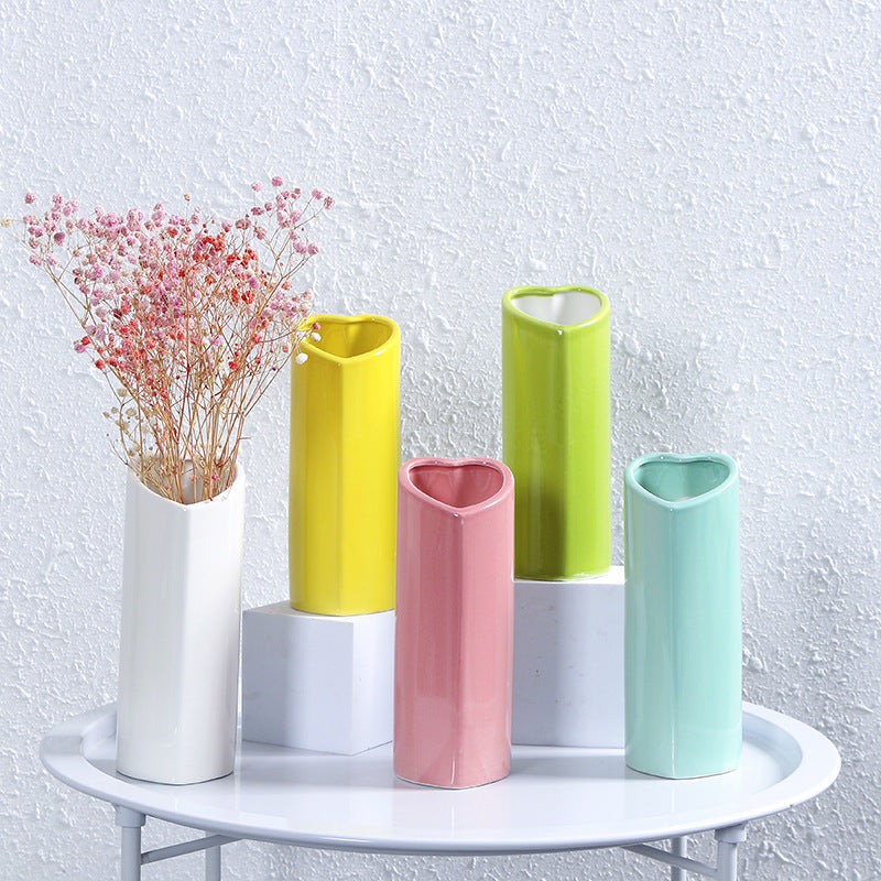 Herzförmige elegante Keramikvase Karnz