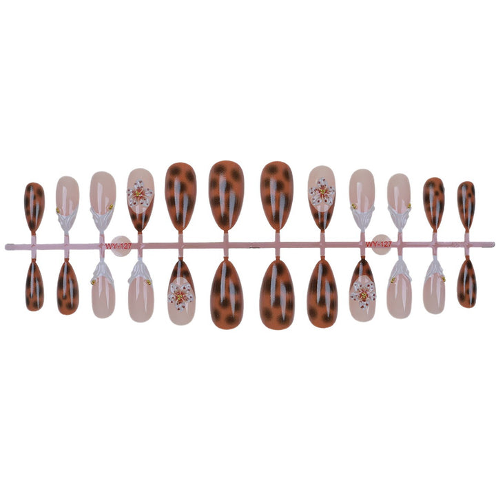 Elegantes Floral Press-On Nagelkunst Set Karnz
