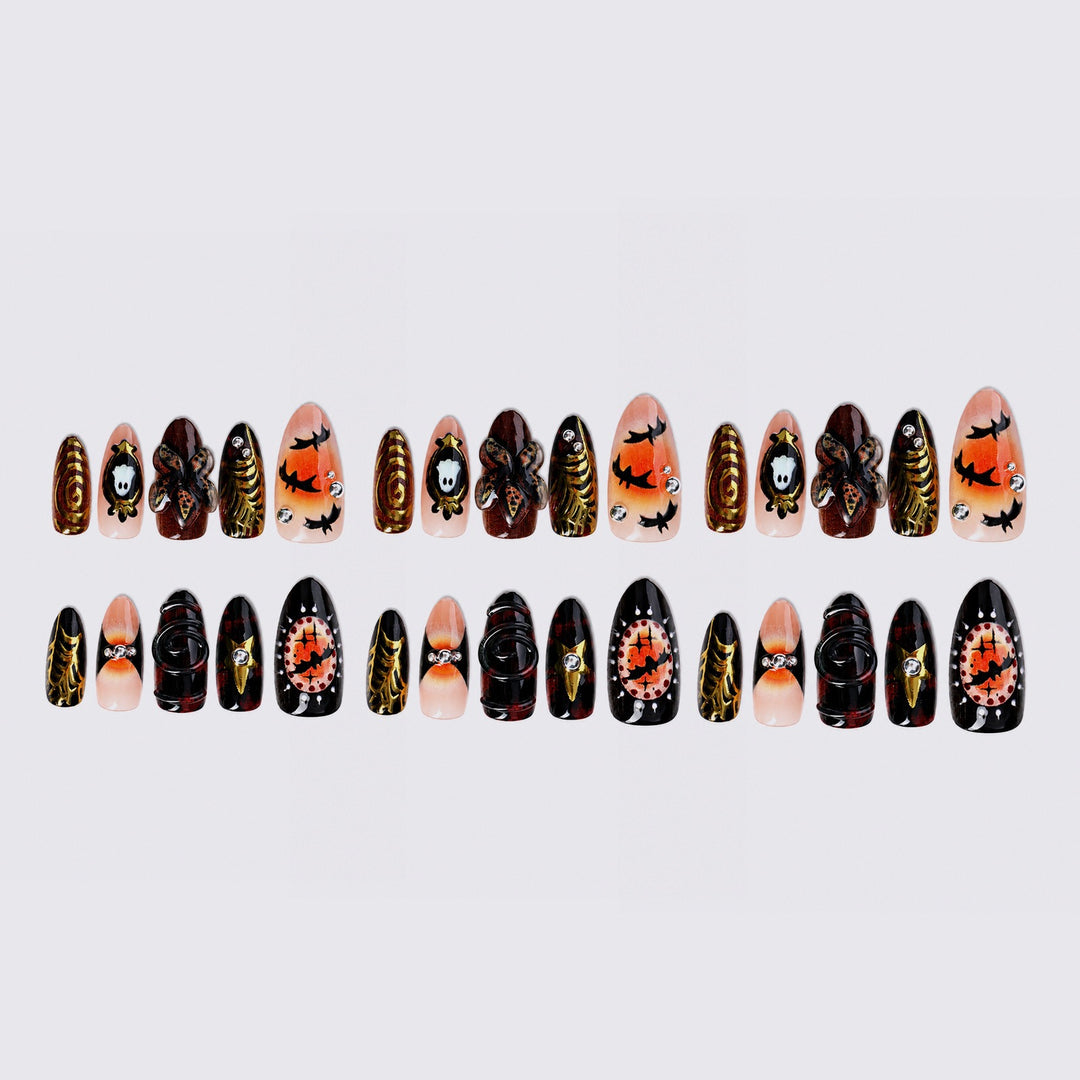 Kreatives Kunstnagelset mit gruseligen Halloween-Motiven Karnz