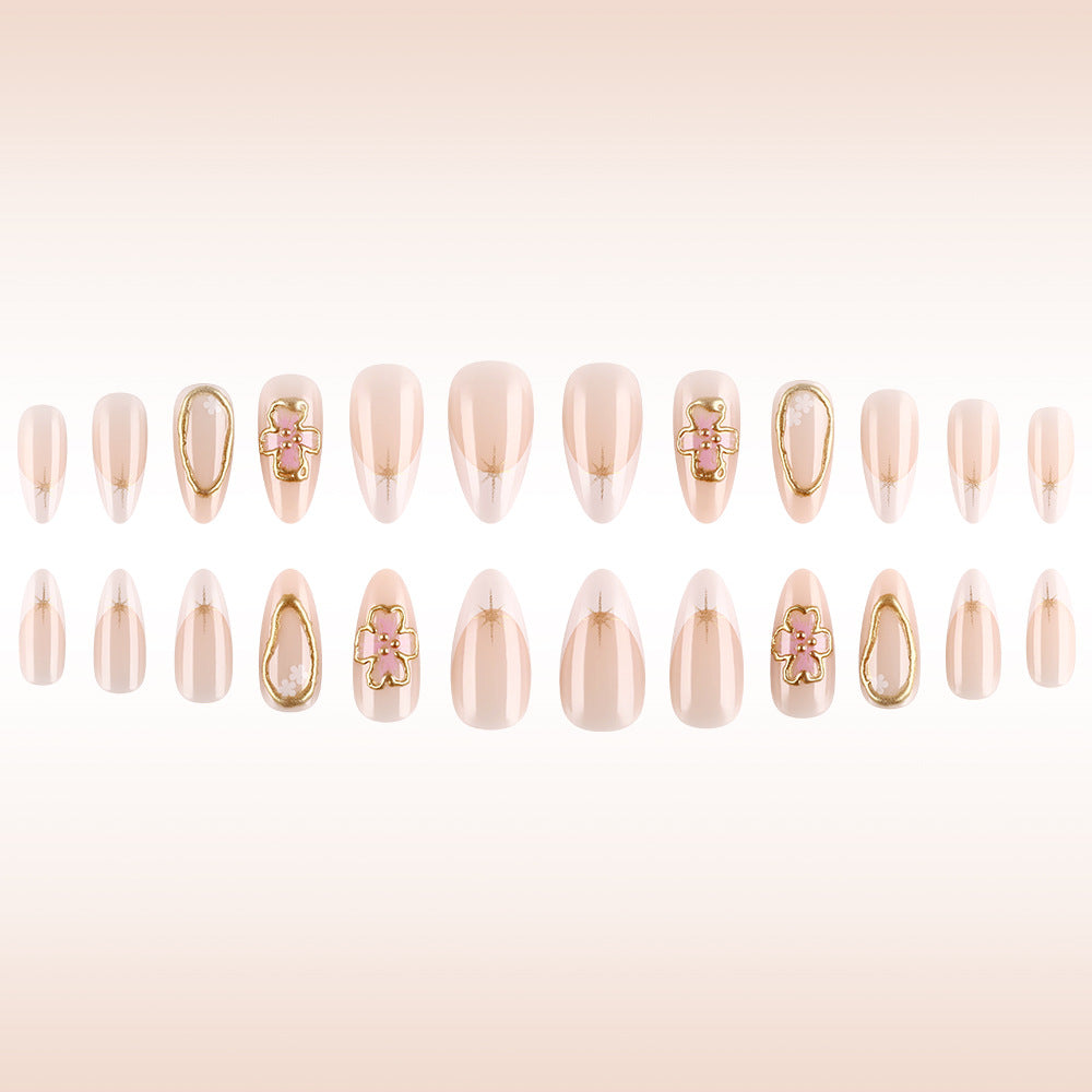 Elegante florale Gel-Nagelkunst Karnz