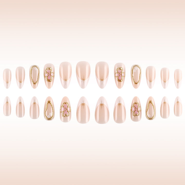 Elegante florale Gel-Nagelkunst Karnz