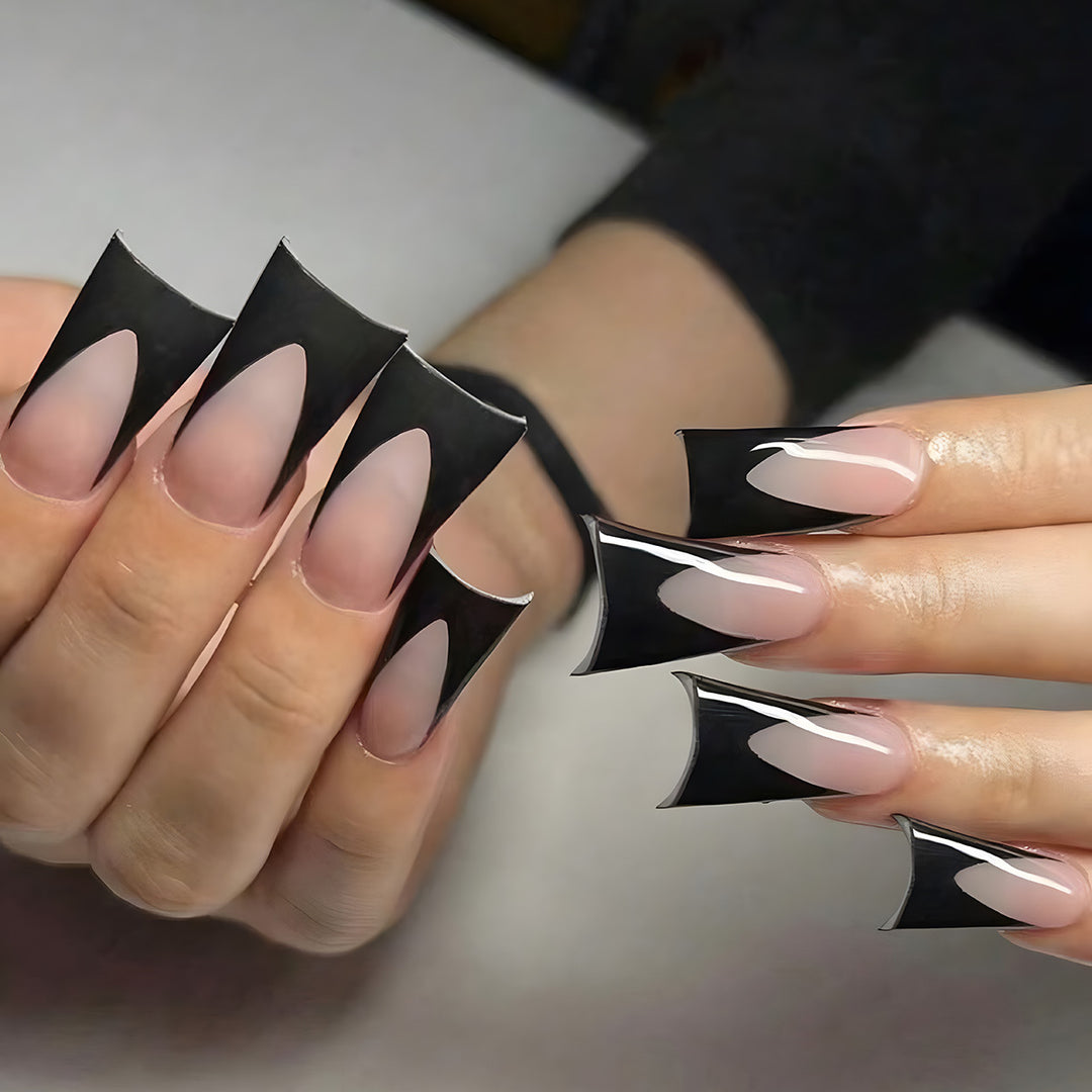 Künstlerische Stiletto Press-On Nagelset mit einzigartigem Negative Space Design Karnz