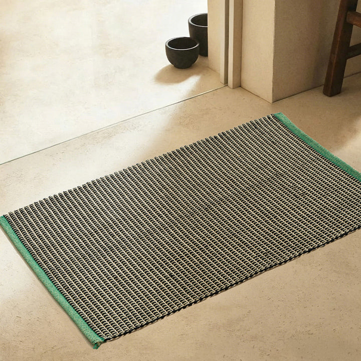 Geflochtener Outdoor- und Badvorleger aus PVC für Eingangsbereich und Terrasse