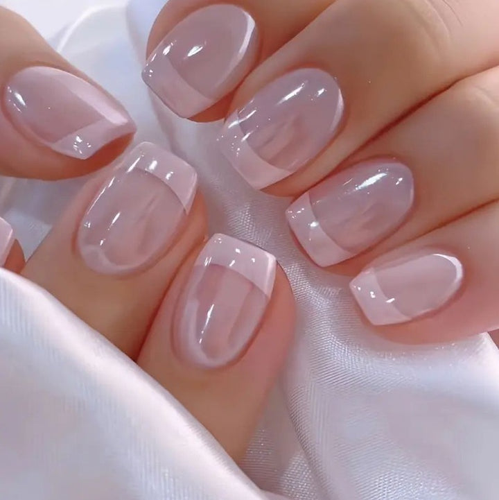 Elegante Französische Spitzen-Gel-Nagelkunst Karnz