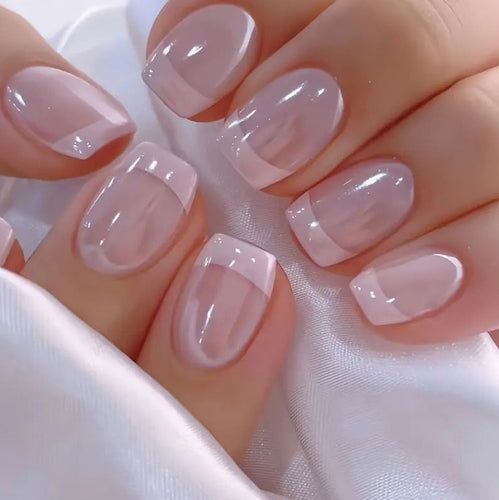 Elegante Französische Spitzen-Gel-Nagelkunst Karnz