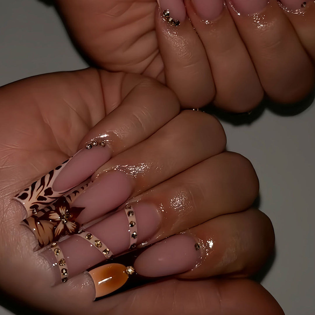 Elegantes Acryl Press-On Nagelkunst-Set Karnz