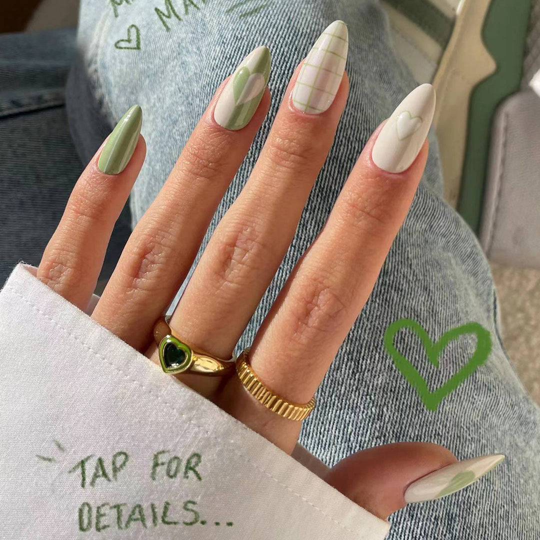 Kreative Stiletto Kunstnägel mit geometrischen Mustern Karnz