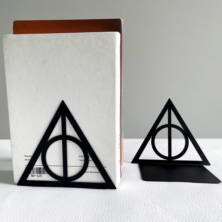 Geometrische Dekorative Buchstützen