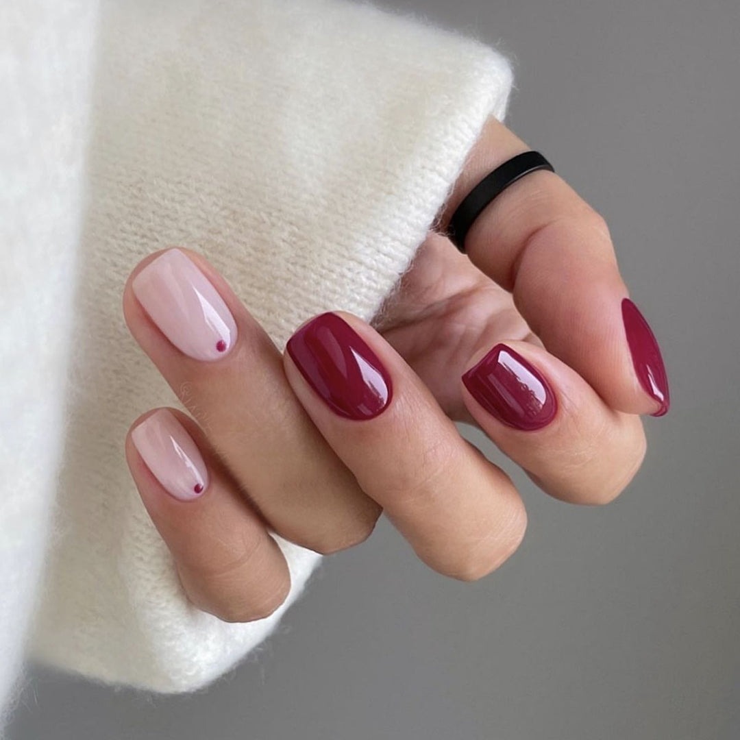 Elegante Stiletto Press-On Nagelkunst mit Strass-Akzenten Karnz