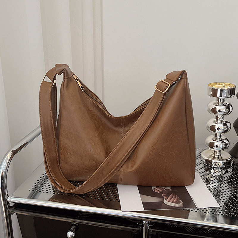 Schlichte lässige Schultertasche