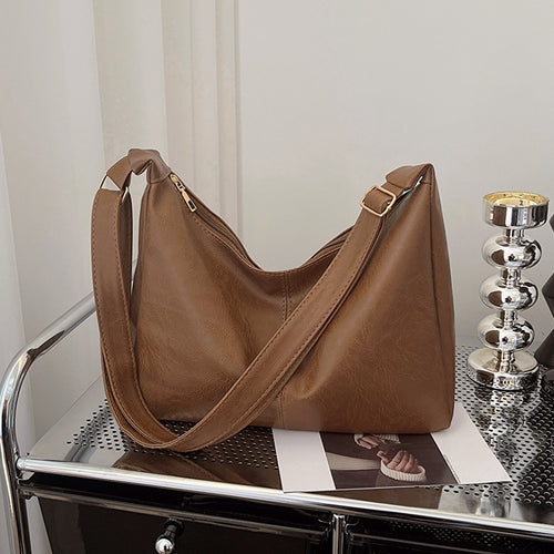 Schlichte lässige Schultertasche