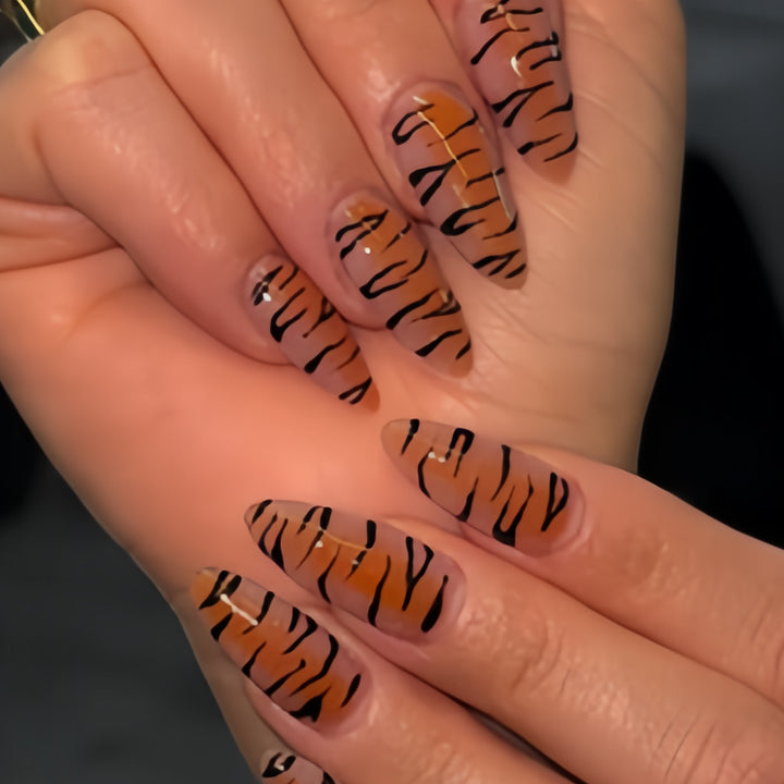 Stylische Tigerprint-Stiletto-Press-On-Nägel Karnz