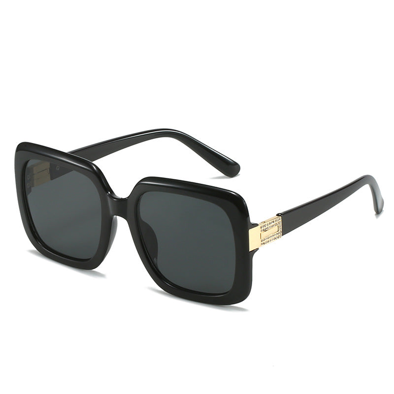 Damen elegante oversized Sonnenbrille mit luxuriösen Metallakzenten Karnz