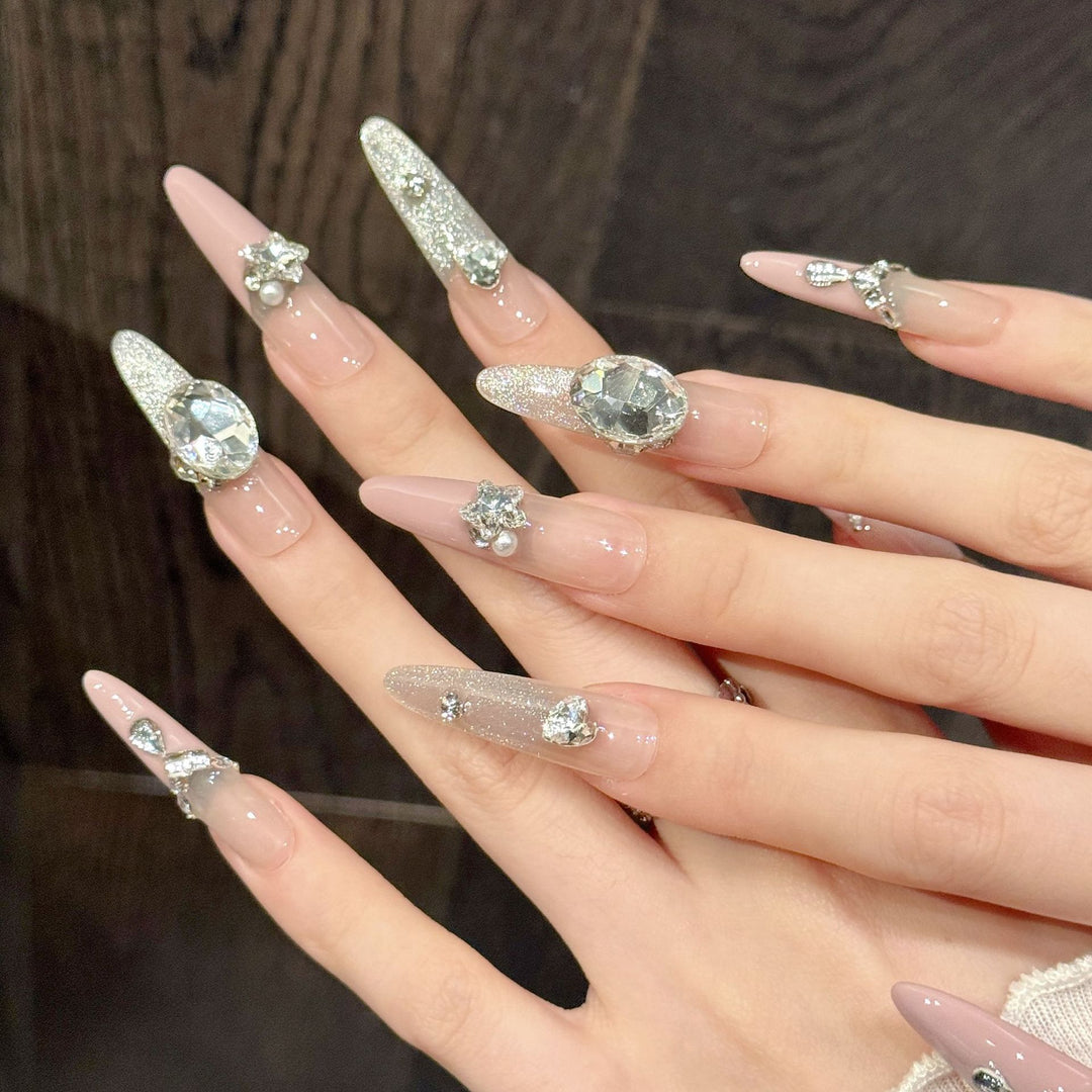 Glamourös Dekorative Press-On Nagelset mit Kristallakzenten  1791774225
