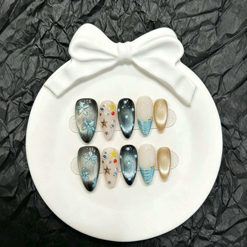 Künstlerisches Nagelkunst-Set mit Design des Sternenhimmels
