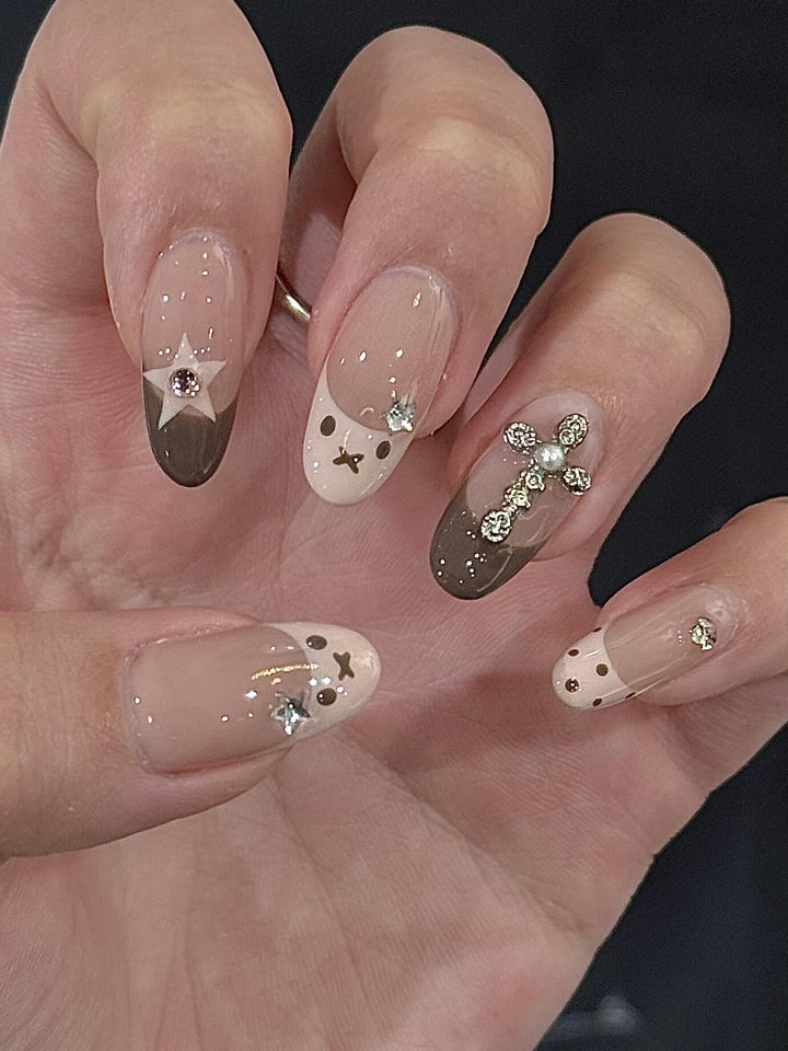 Kunstnagelset Karnz