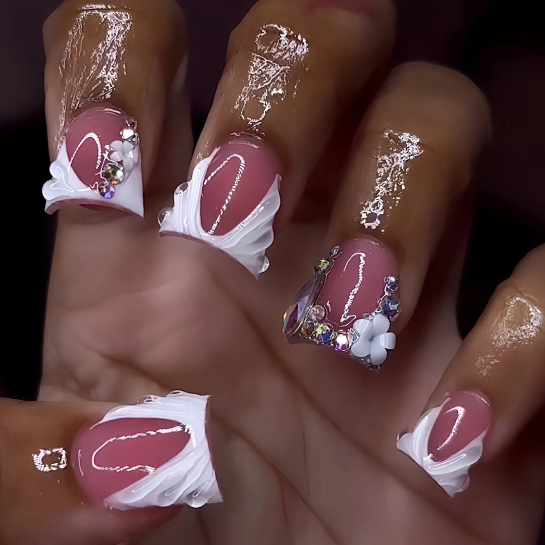 Elegantes Press-On Nagelkunst-Set Karnz