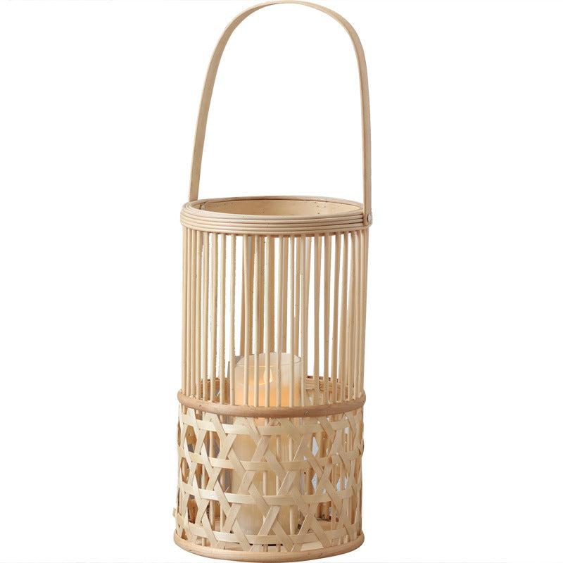 Handgefertigte Laterne aus Rattan Karnz
