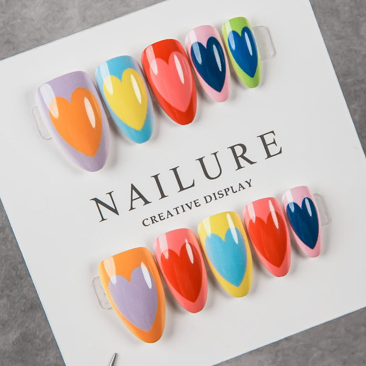Kreatives Herzdesign Press-On Nagelset