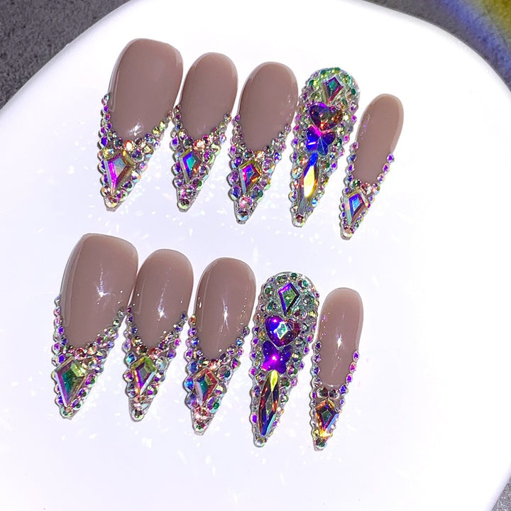 Glamouröse mit Strass verzierten Stiletto-Nagelverlängerungen Karnz