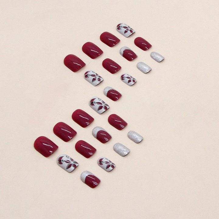 Elegantes Florales Press-On Nagelkunst Set Karnz