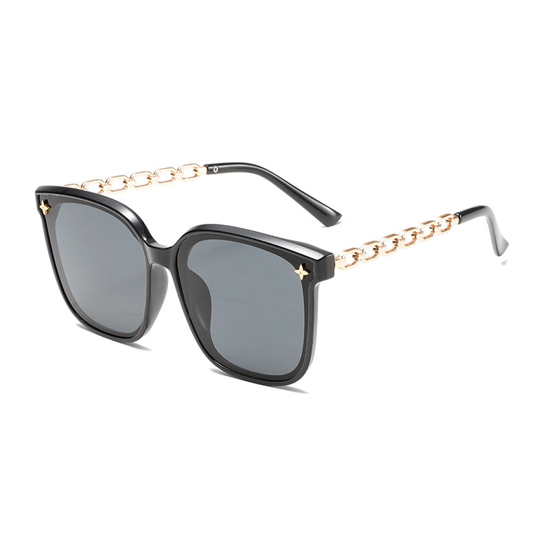 Damen Modische Sonnenbrille mit hochwertigem Kettendetail Karnz