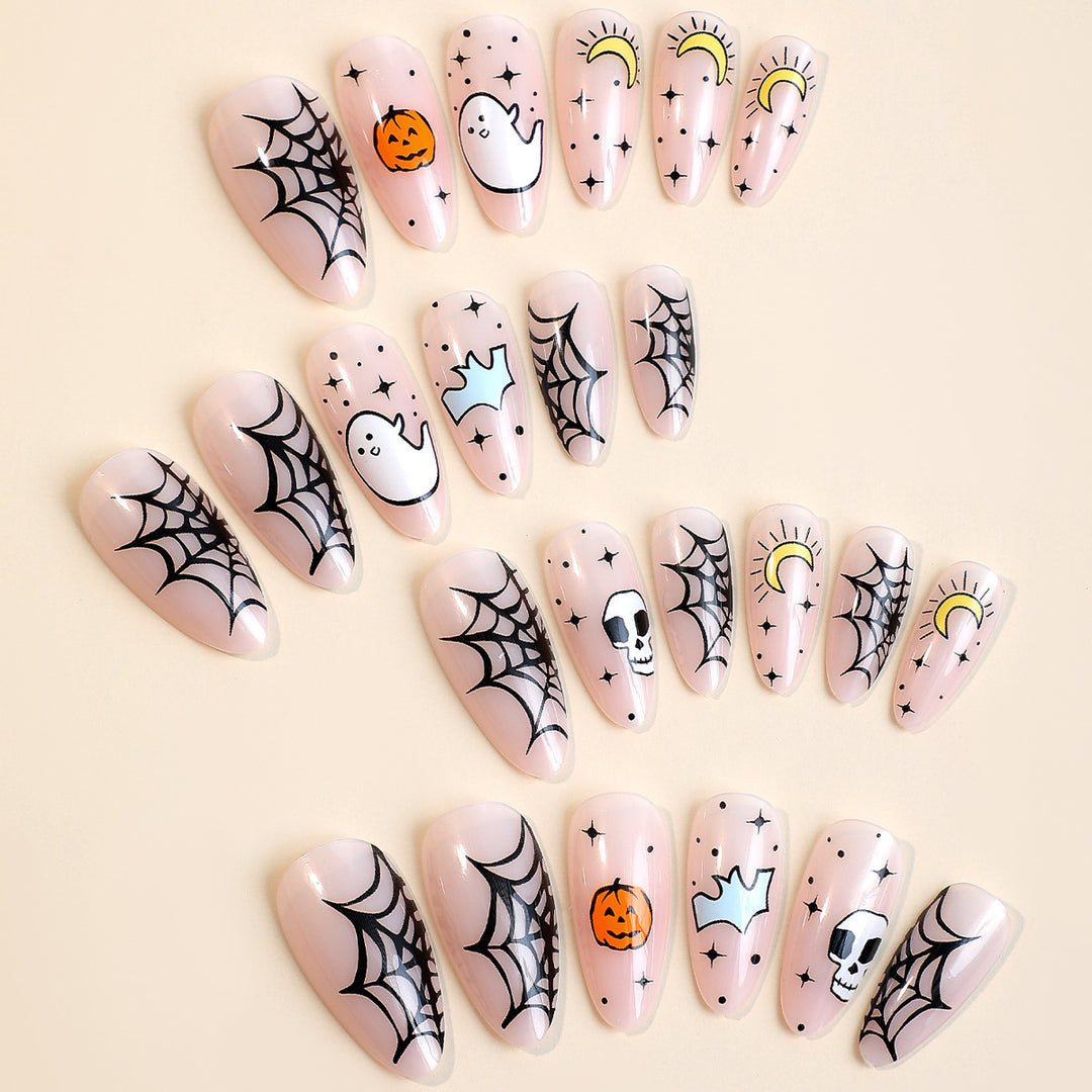 Kreatives Halloween Kunstnagelset mit unterhaltsamen Geister- und Kürbismotiven Karnz