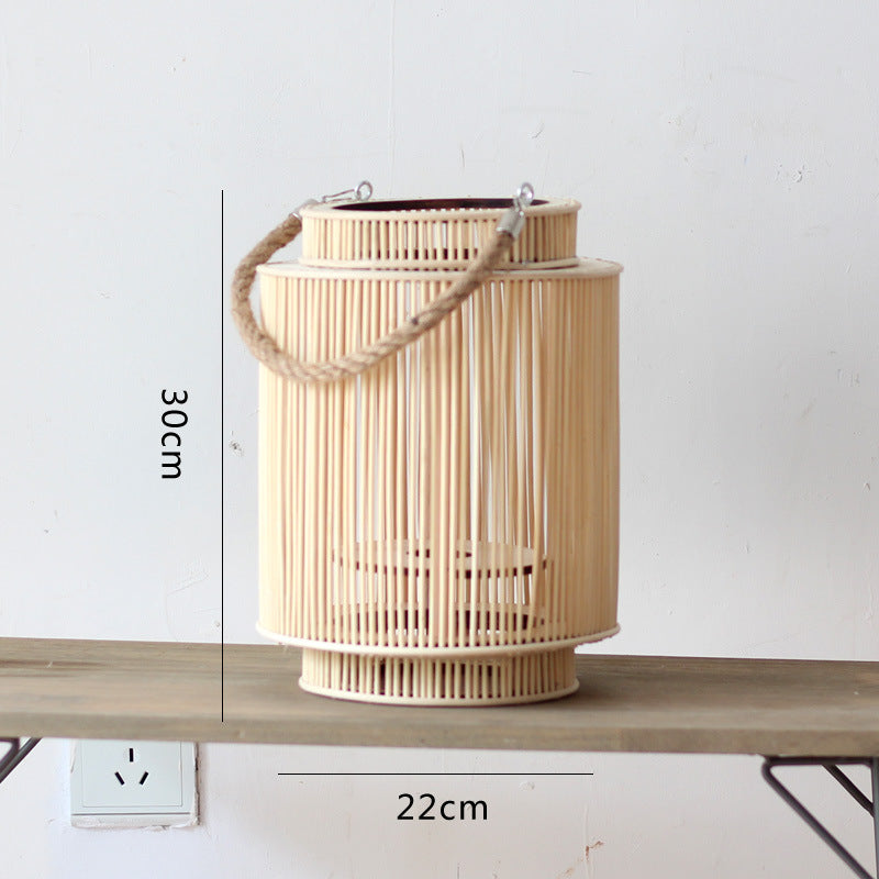 Dekorative Laterne aus geflochtenem Material Karnz
