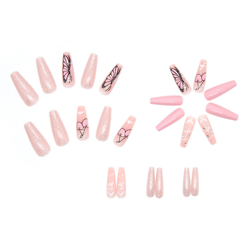 Kunstnagelset mit romantischen Schmetterlingsdesigns und Glitzerakzenten Karnz