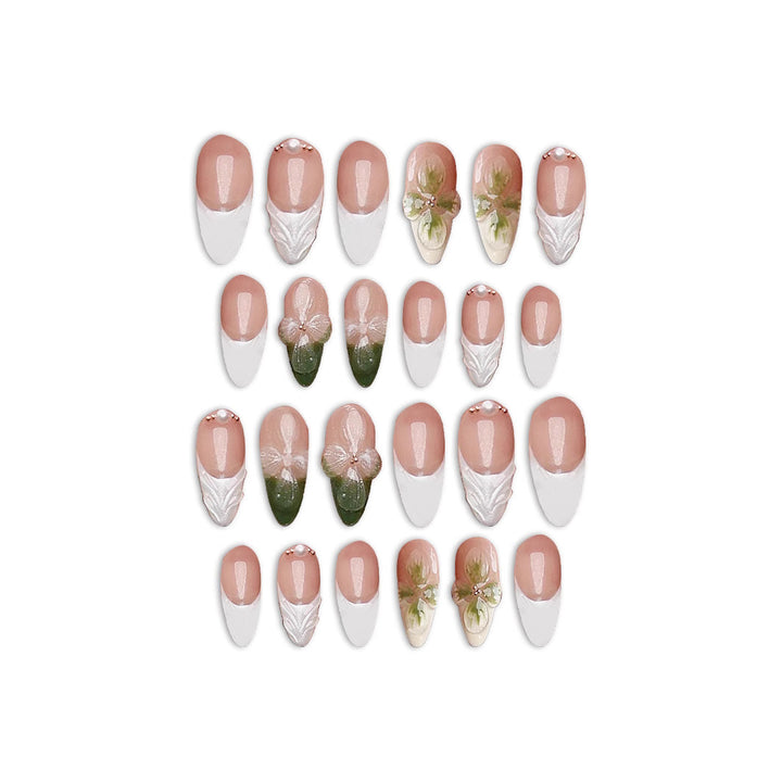 Elegante florale Press-On-Nagelkunst Karnz