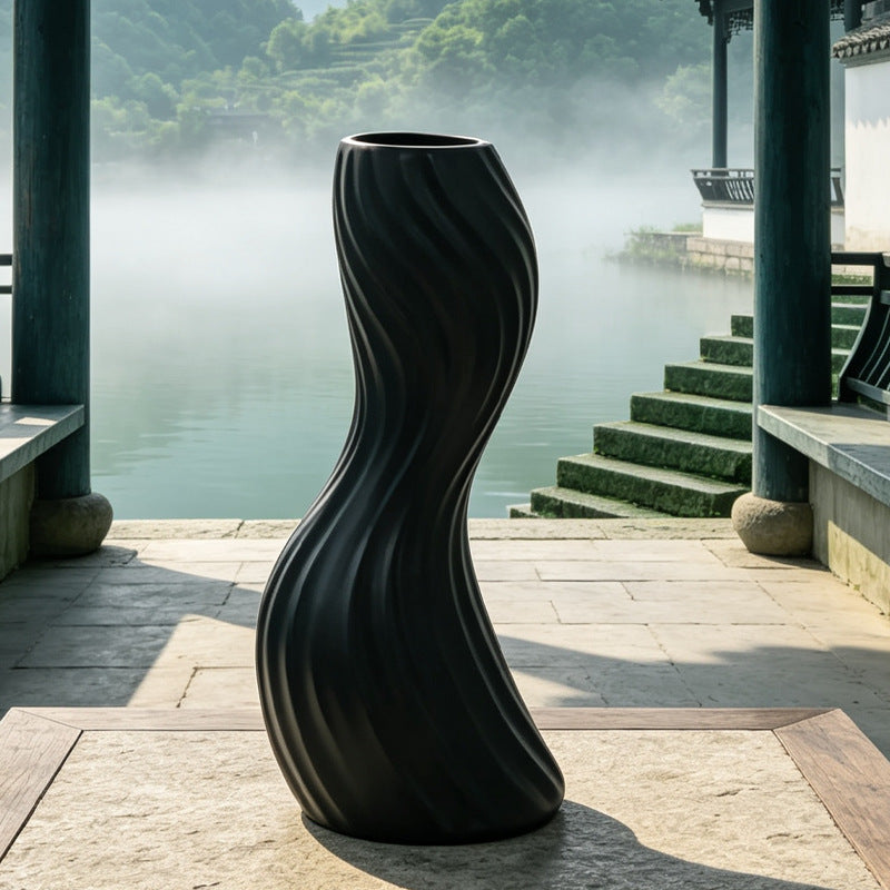 Elegante verdrehte dekorative Bodenvase Karnz