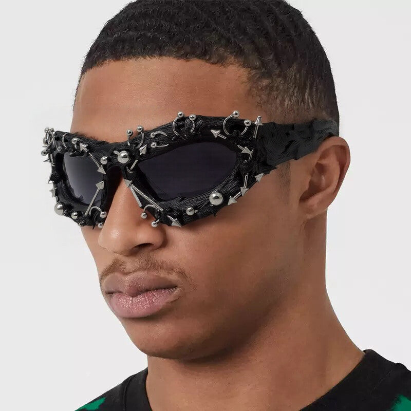 Damen modische Sportsonnenbrille mit spitzen Details Karnz