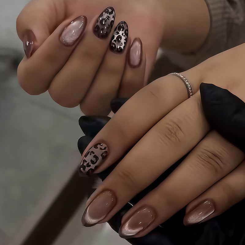 Dekorativer Leopardenmuster Press-On Nagelset Karnz