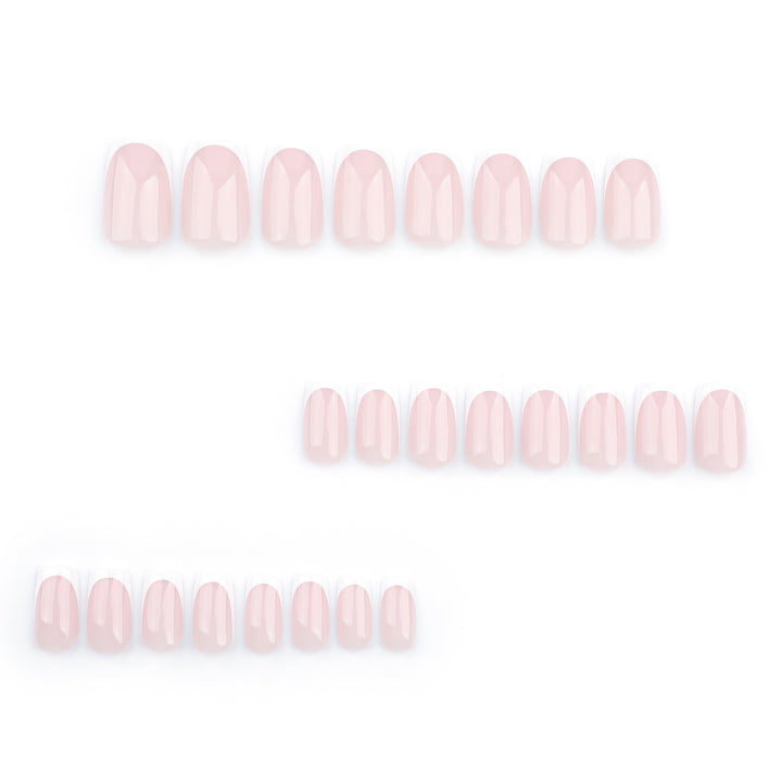 Elegant Maniküre mit Premium Nageldesign Karnz