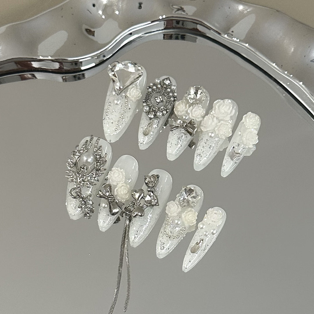 Elegantes 3D-Blumenverziertes Press-On-Nagelset